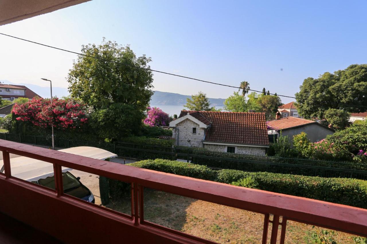 Appartement Smjestaj Djurdjevic à Herceg Novi Extérieur photo